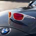 BMW Motorsport — Lunettes de Soleil Sport Wrap Blanc Verres Miroir Orange (vue 3) — BMW Motorsport | View Optik